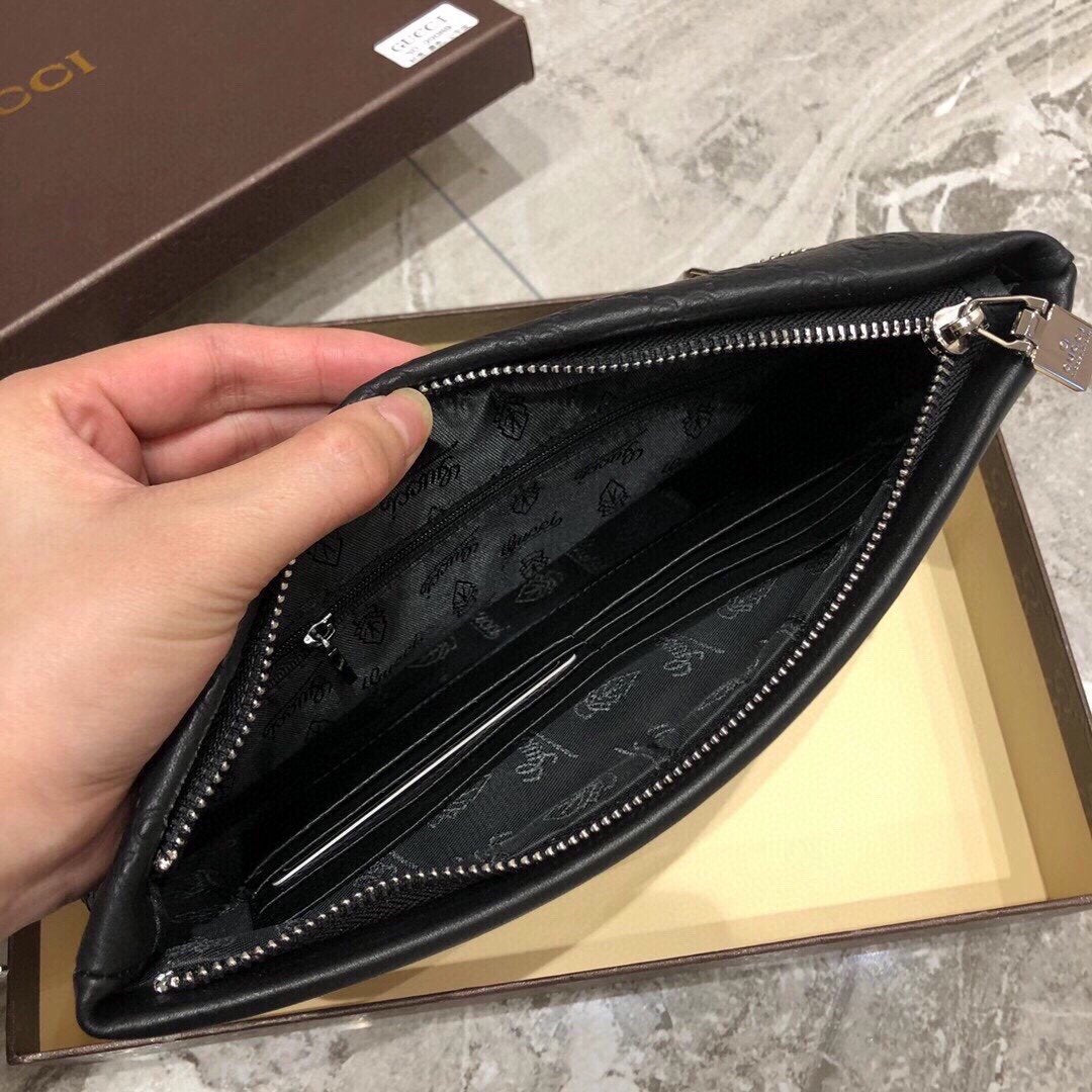 GUCCI GG SUPREME WEB CLUTCH
