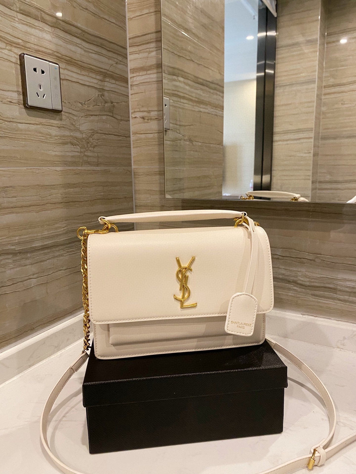 Saint Laurent SUNSET MEDIUM IN SMOOTH LEATHER