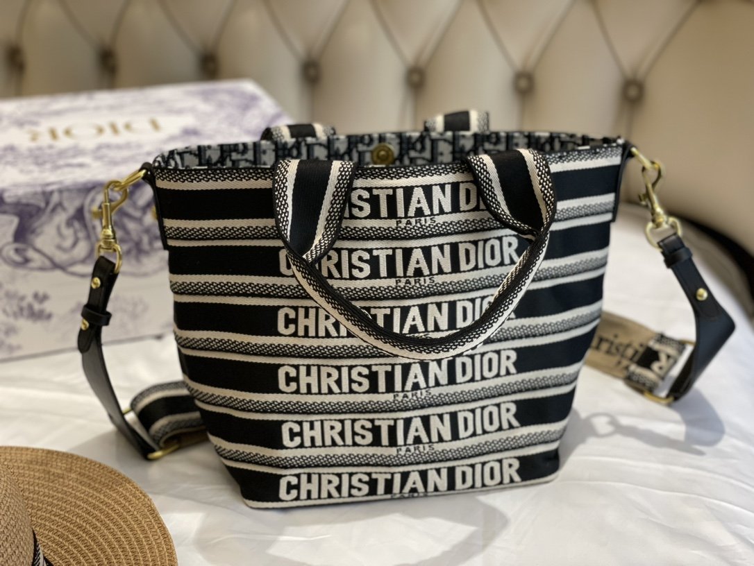 DIOR HAT BASKET BAG
