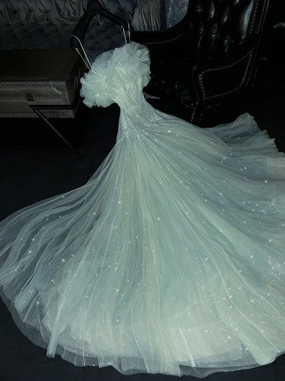 Light green halter-neck, fitted waist, full skirt, long ball gown R8770