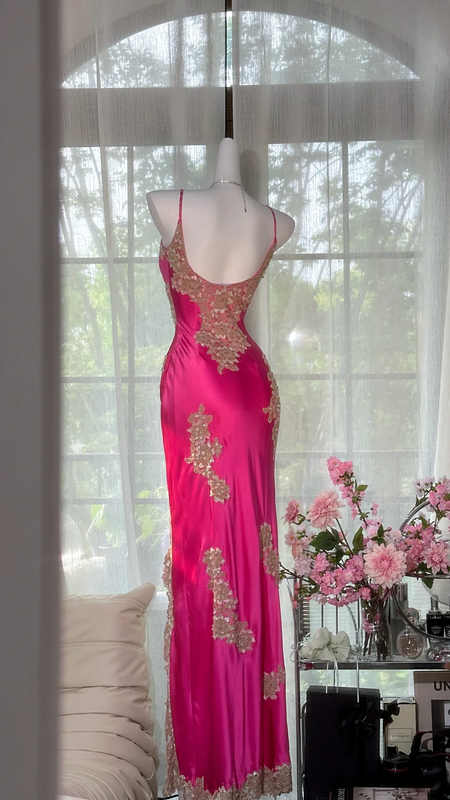 Rose pink halter-neck fitted long ball gown R7648