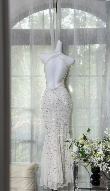 White halter-neck fitted bodycon long ball gown R7609