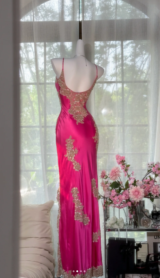 Pretty Hot Pink Spaghetti Straps V Neck Satin Lace Appliques Slit Long Prom Dress Birthday Party Gown