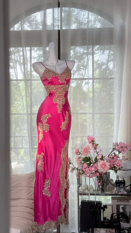 Rose pink halter-neck fitted long ball gown R7648