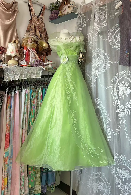 Light green halter-neck fitted A-line long ball gown R7566