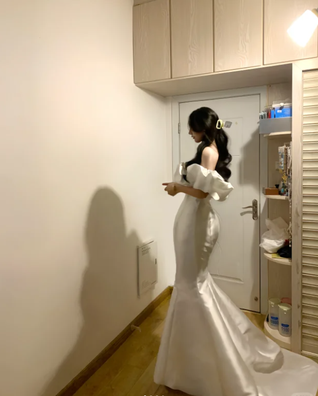 Elegant Off The Shoulder White Satin Mermaid Party Gown Long Wedding Guest Dress