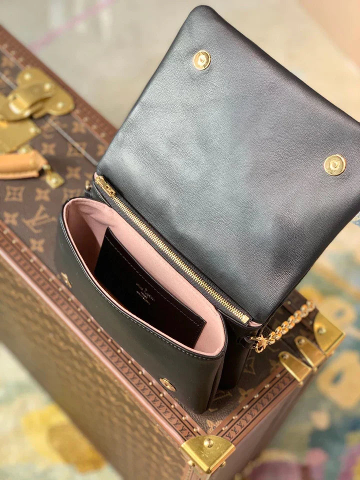 LOUIS VUITTON Pochette Coussin Bag