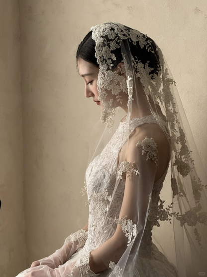Vintage Ball Gown Halter White Tulle Lace With Veil Gloves Long Wedding Dresses C3841