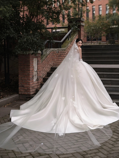 Timeless Ball Gown Strqpless Satin Applique With Veil Gloves Long Wedding Dresses C4018