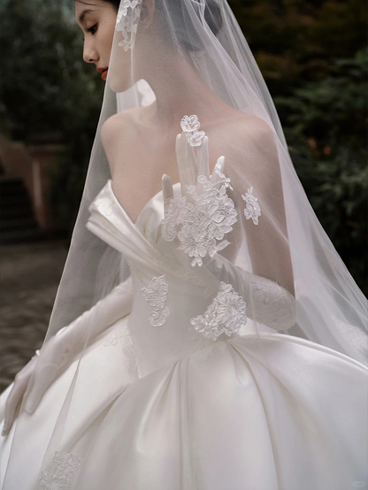 Timeless Ball Gown Strqpless Satin Applique With Veil Gloves Long Wedding Dresses C4018
