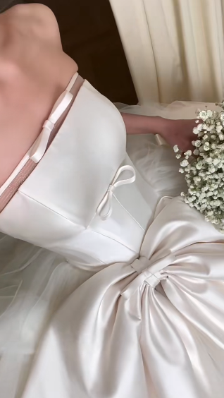 Unique Ball Gown Strqpless Satin Tulle  Long Wedding Dresses C4019