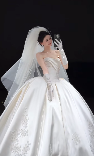 Timeless Ball Gown Strapless Satin Applique With Veil Gloves Long Wedding Dresses C4029