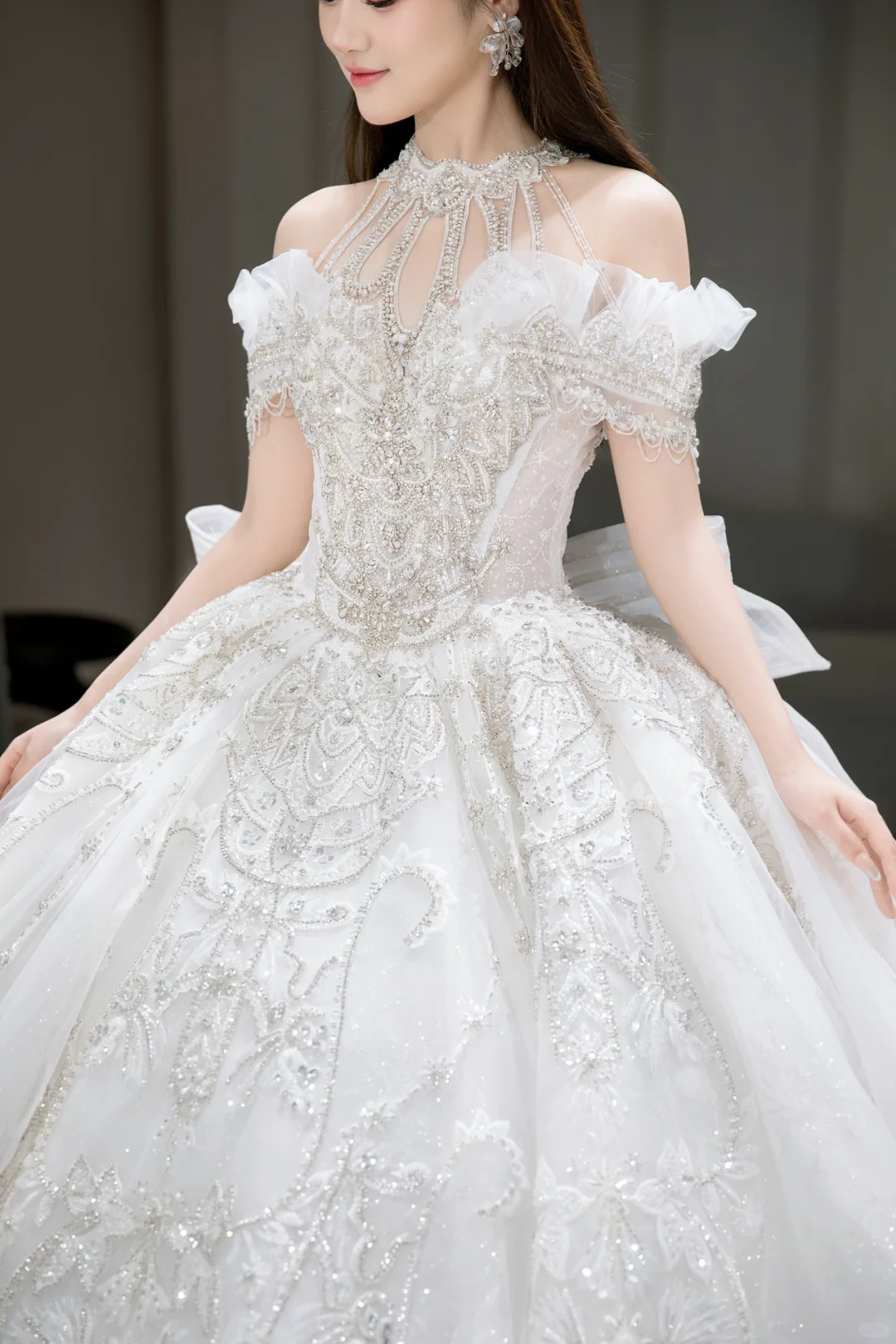 Timeless Ball Gown Off The Shoulder Tulle Sequin Beaded Long Wedding Dresses C4031