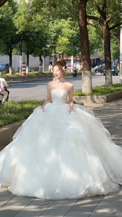 Pretty Ball Gown Strapless Tulle Applique Long Wedding Dresses C4045
