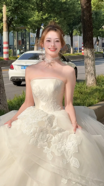 Pretty Ball Gown Strapless Tulle Applique Long Wedding Dresses C4045