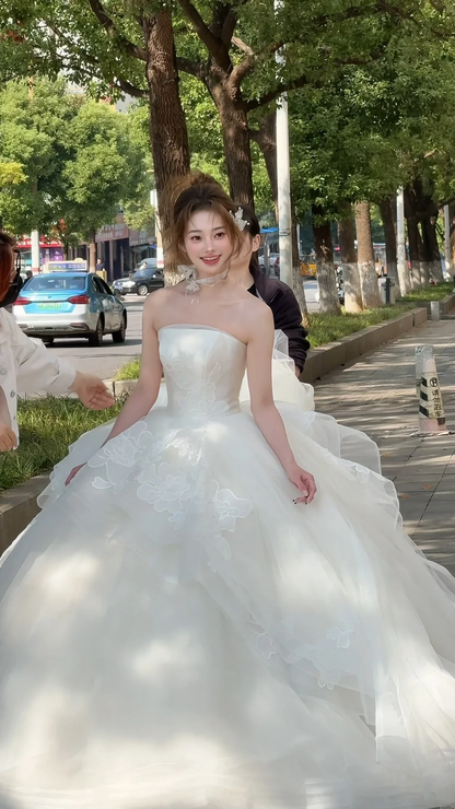 Pretty Ball Gown Strapless Tulle Applique Long Wedding Dresses C4045