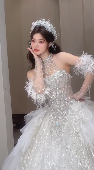 Unique Ball Gown Halter Tulle Sequin Beaded Long Wedding Dresses C4064