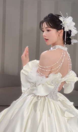 Stunning Ball Gown Off The Shoulder Satin Tulle Sqeuin Long Wedding Dresses C4091