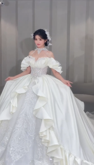 Stunning Ball Gown Off The Shoulder Satin Tulle Sqeuin Long Wedding Dresses C4091