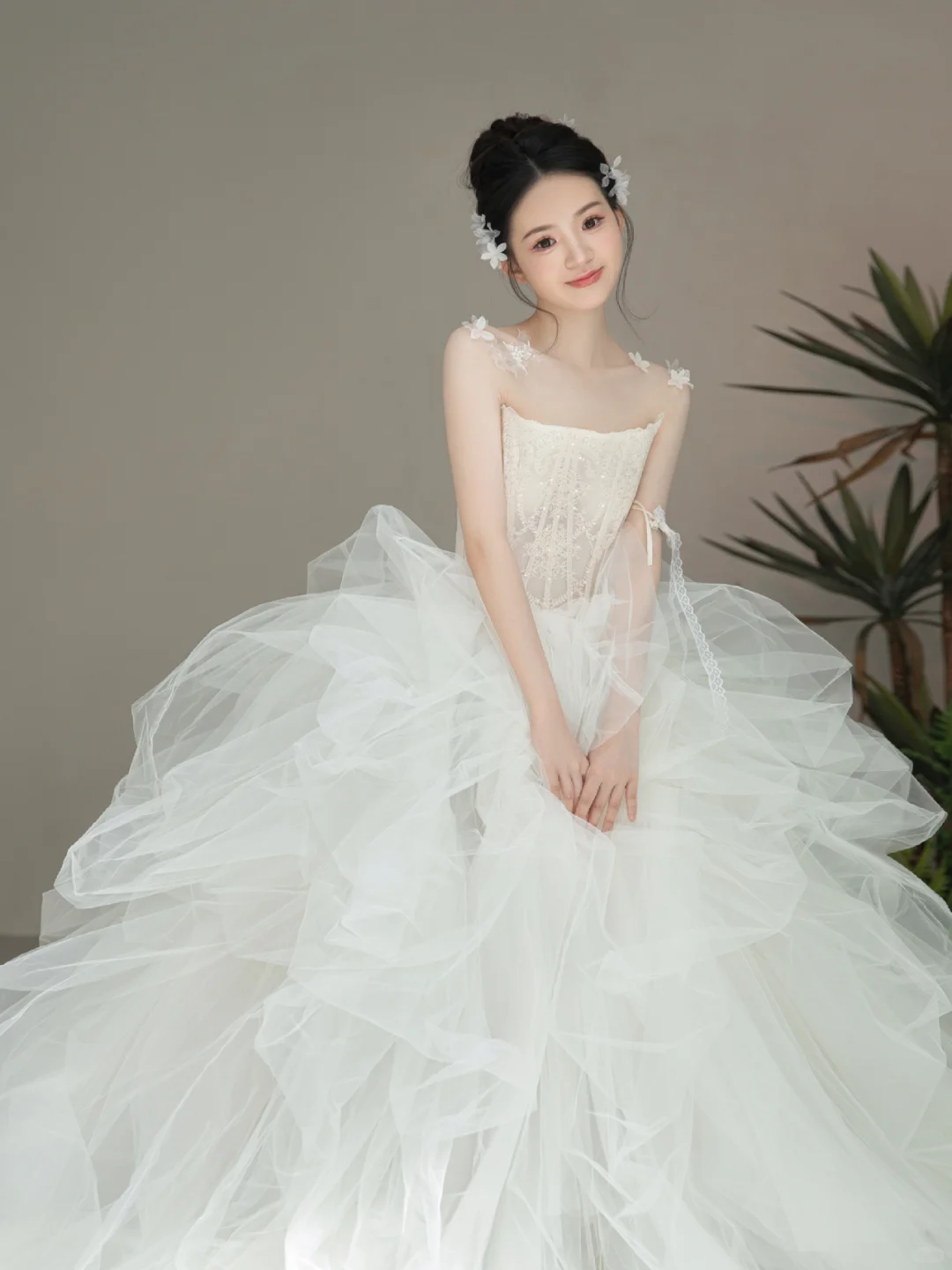 Pretty Ball Gown Strapless Tulle Long Wedding Dresses C4095
