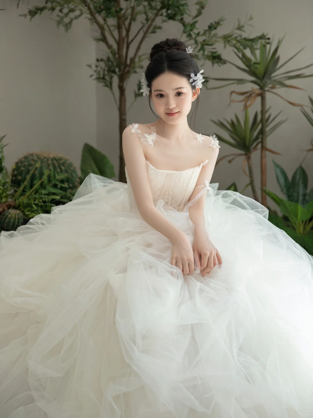 Pretty Ball Gown Strapless Tulle Long Wedding Dresses C4095