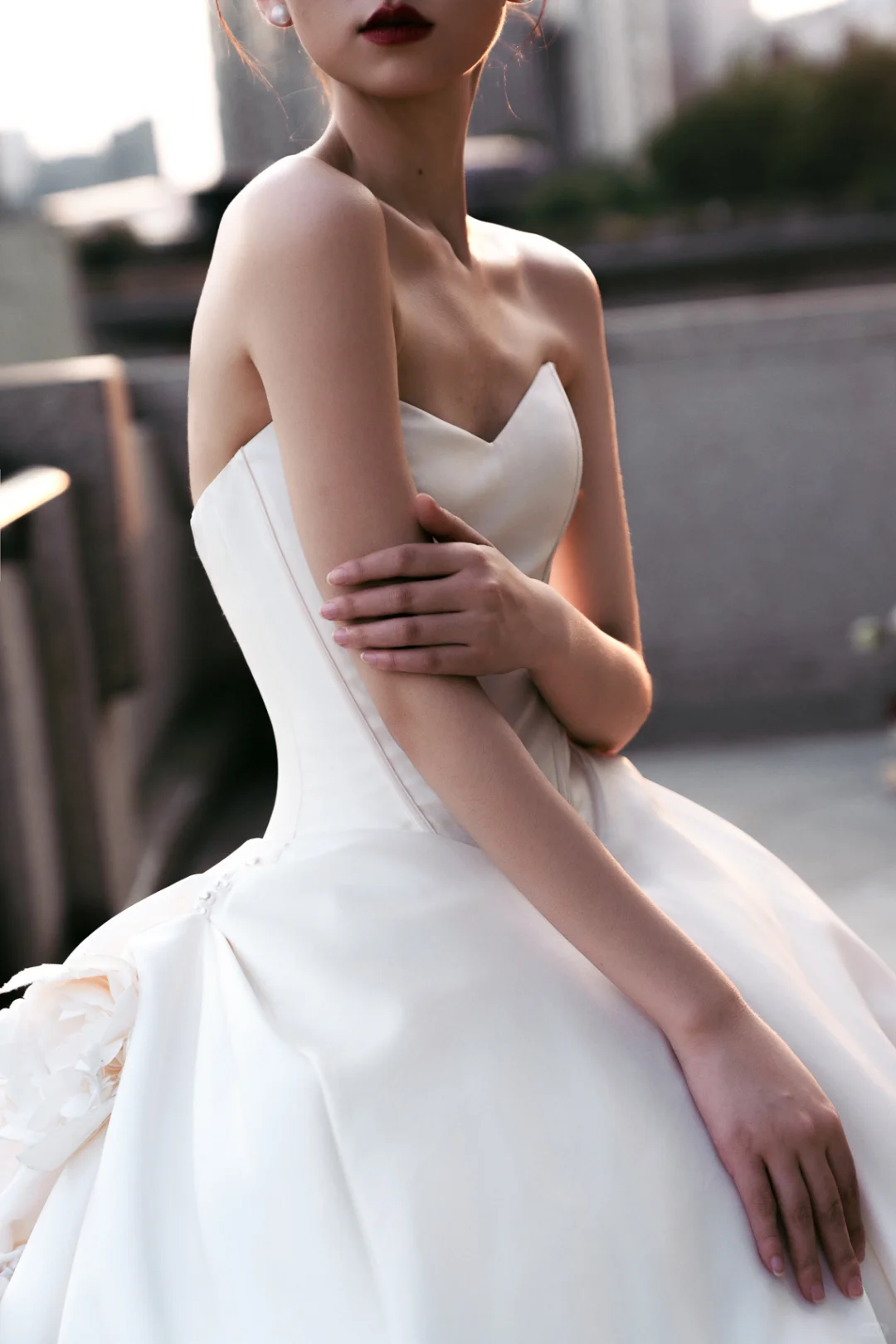 Simple Eelegant Ball Gown Strapless Satin With Veil Long Wedding Dresses C4123