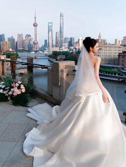 Simple Eelegant Ball Gown Strapless Satin With Veil Long Wedding Dresses C4123