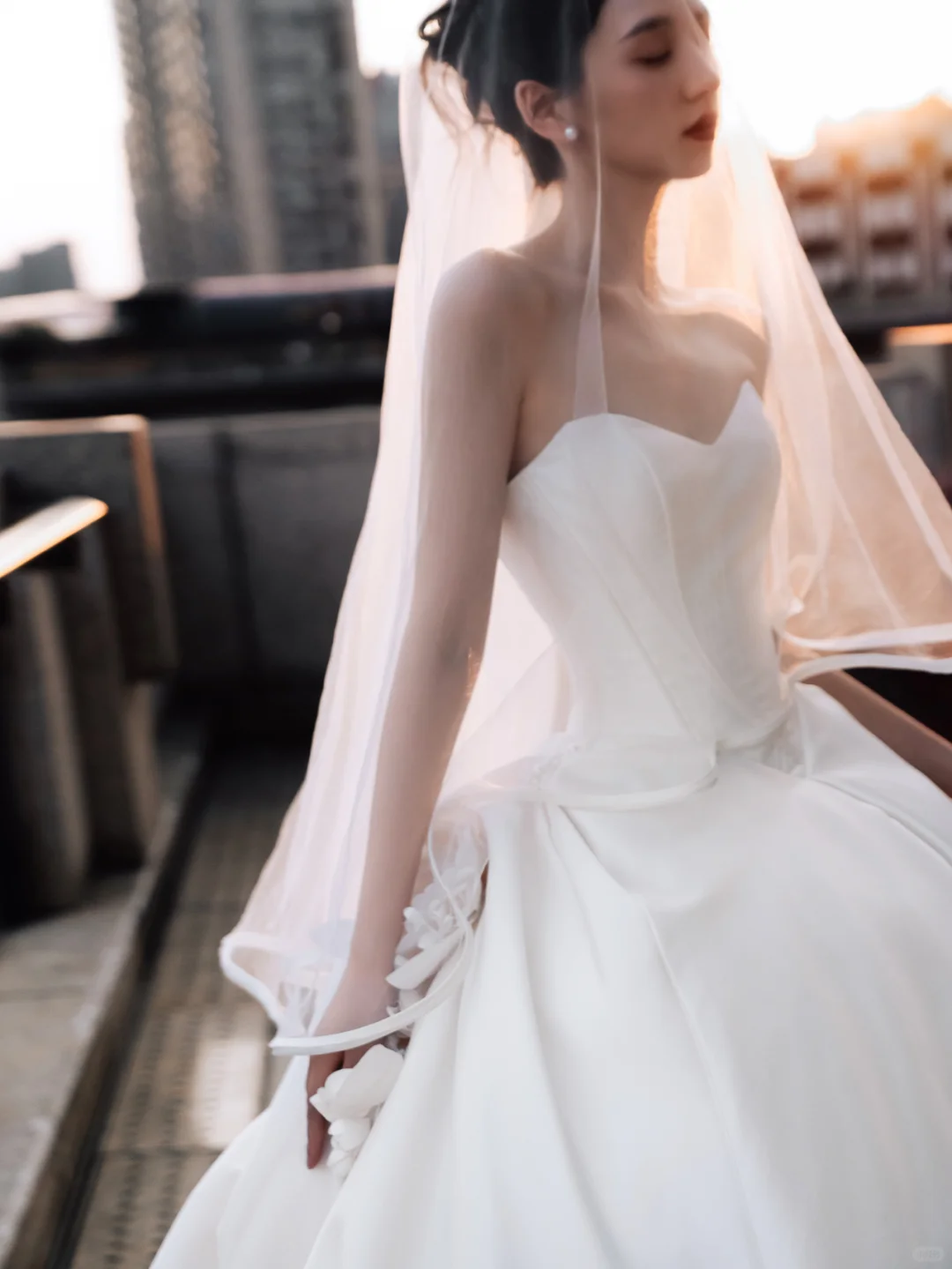 Simple Eelegant Ball Gown Strapless Satin With Veil Long Wedding Dresses C4123
