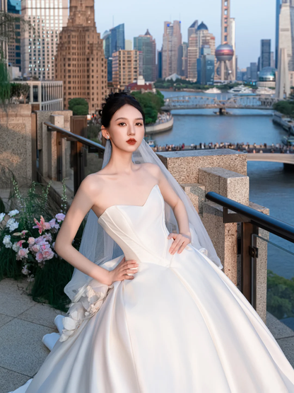 Simple Eelegant Ball Gown Strapless Satin With Veil Long Wedding Dresses C4123