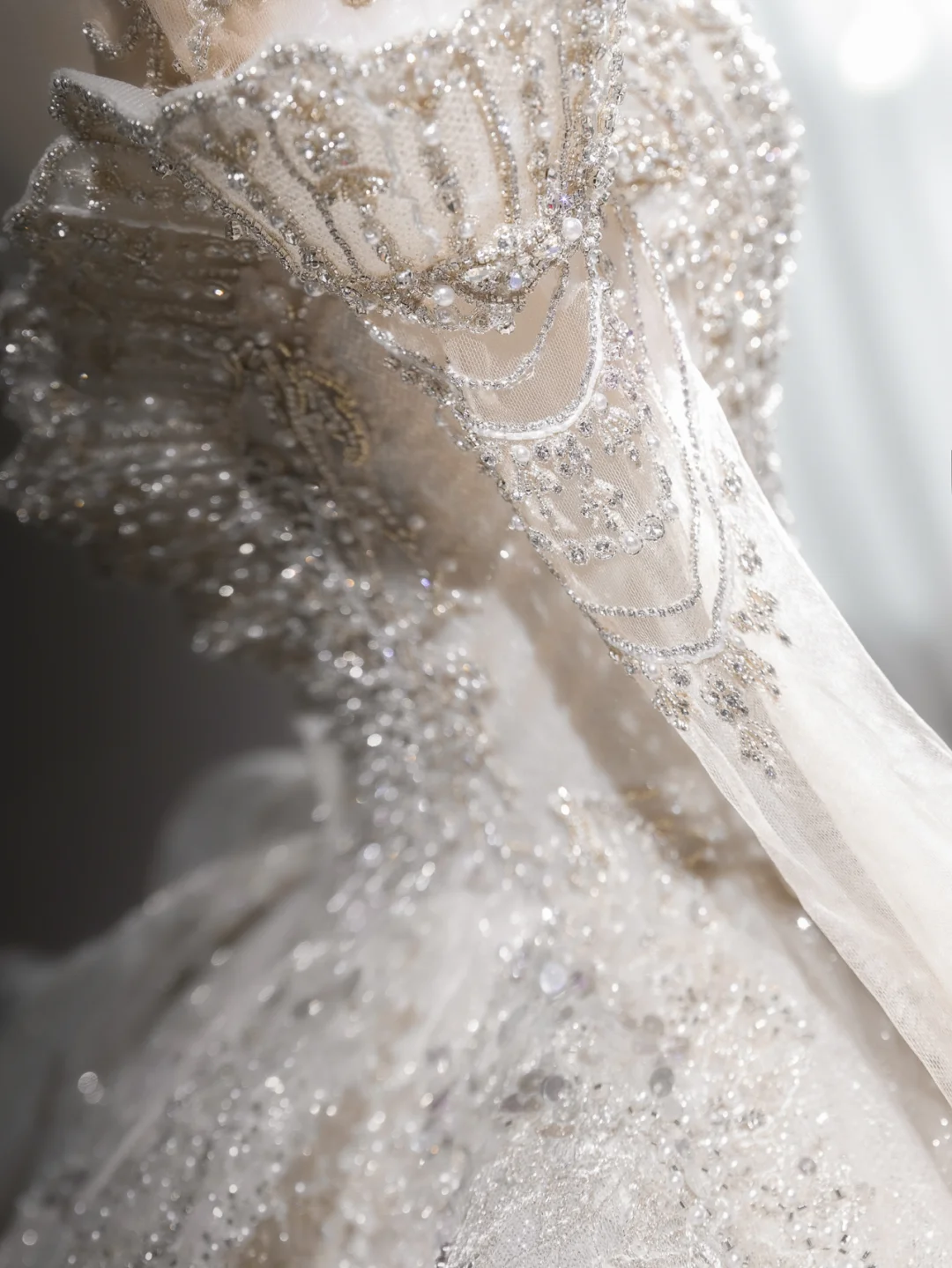 Timeless Ball Gown Off The Shoulder Tulle Lace Sequin Beaed Long Sleeves Long Wedding Dresses C4142