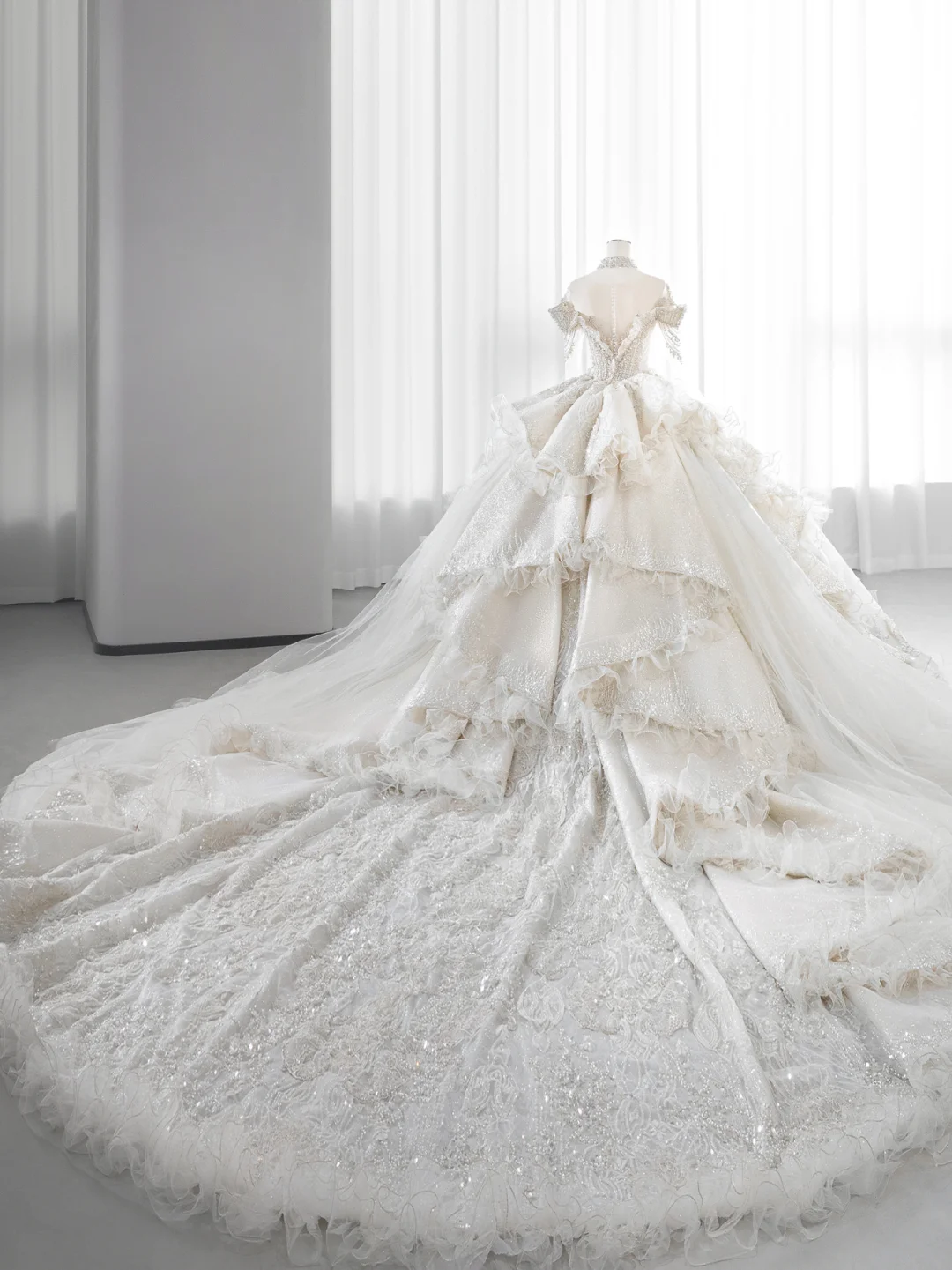 Timeless Ball Gown Off The Shoulder Tulle Lace Sequin Beaed Long Sleeves Long Wedding Dresses C4142