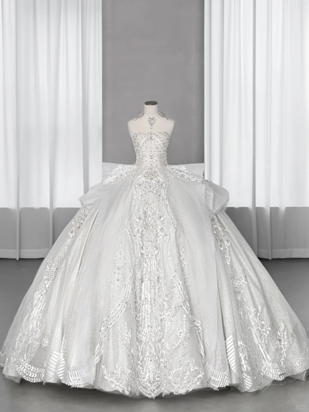 Timeless Ball Gown Strapless Tulle Lace Sequin Beaded Long Wedding Dresses C4148