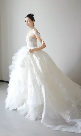 Pretty Ball Gown Strapless Tulle Lace Long Wedding Dresses C4163
