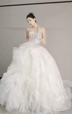 Pretty Ball Gown Strapless Tulle Lace Long Wedding Dresses C4163