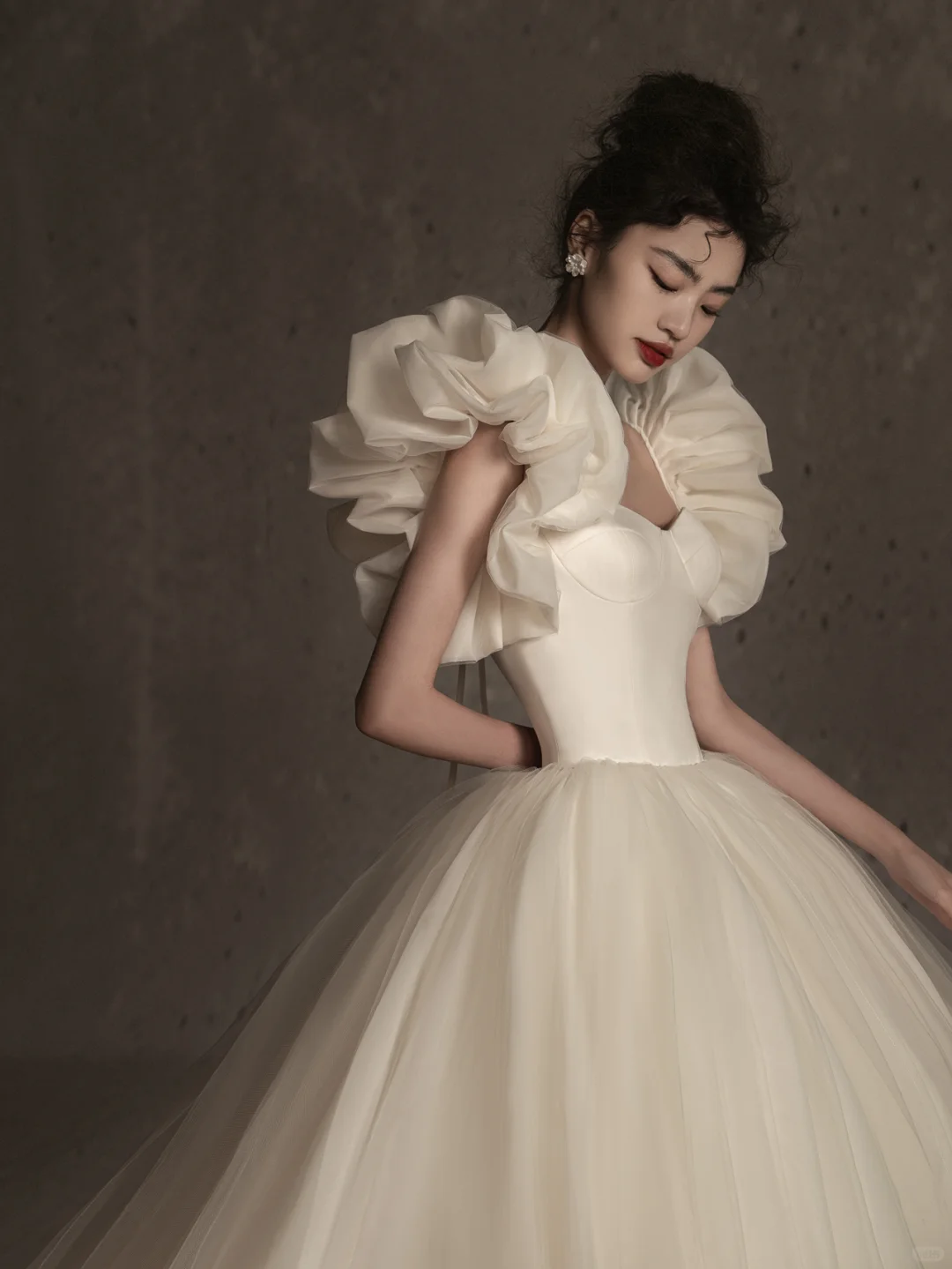Unique Ball Gown Sweetheart Satin Tulle Long Wedding Dresses C4165