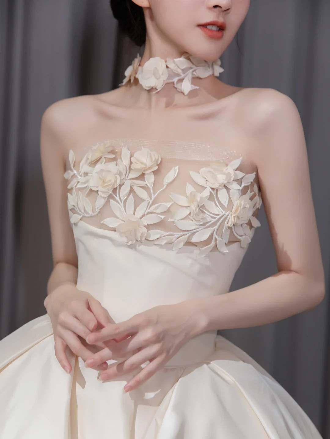 Unique Ball Gown Starpless Satin Applique Long Wedding Dresses C4192