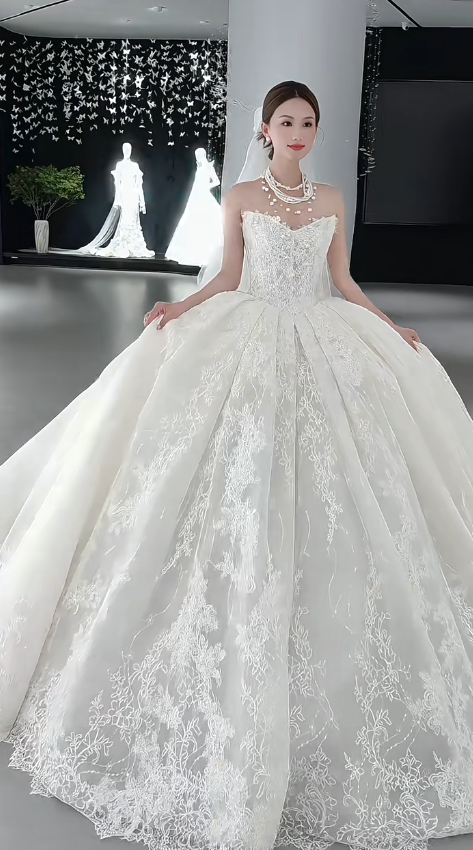 Timeless Ball Gown Strapless Tulle Lace With Veil Long Wedding Dresses C4230