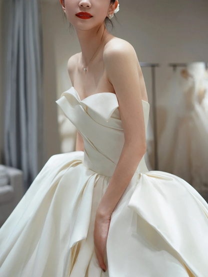 Pretty Ball Gown Strapless Satin Pleated With Veil Long Wedding Dresses C4286