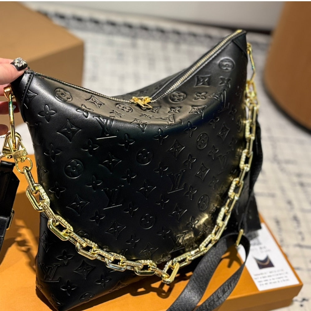 Louis Vuitton Coussin Hobo MM Black 30Cm M21260