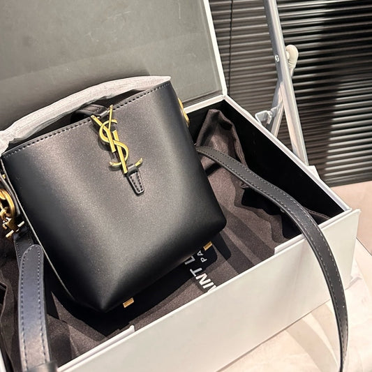 Saint Laurent Le 37 Mini Bag In Shiny Black 15Cm 7658702R20W1000