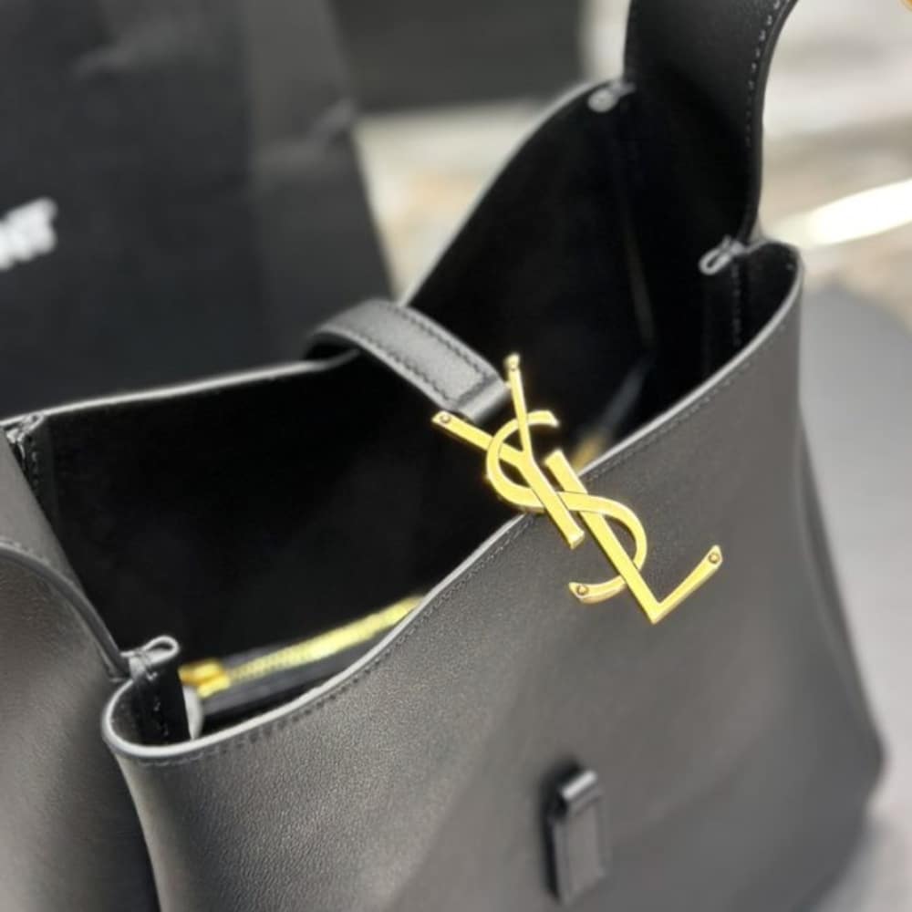 Louis Vuitton Le 5 À 7 Supple Large In Grained Black 31Cm 753837AAAUQ1000