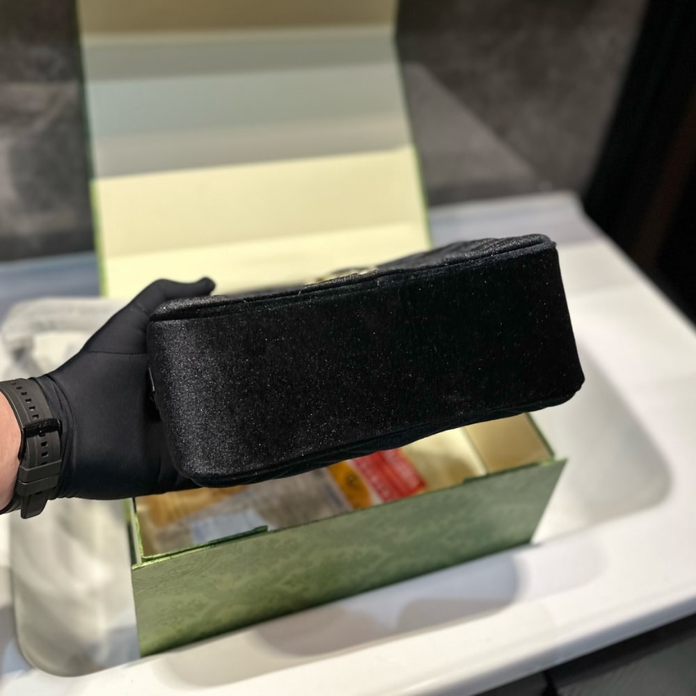 Gucci GG Marmont Small Camera Bag Velvet Black 23Cm