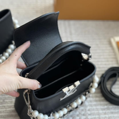 Louis Vuitton Capucines Mini Bag Black 20Cm M11908