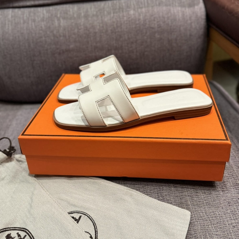 Hermes Oran Sandal Blanc H021056Z 02350