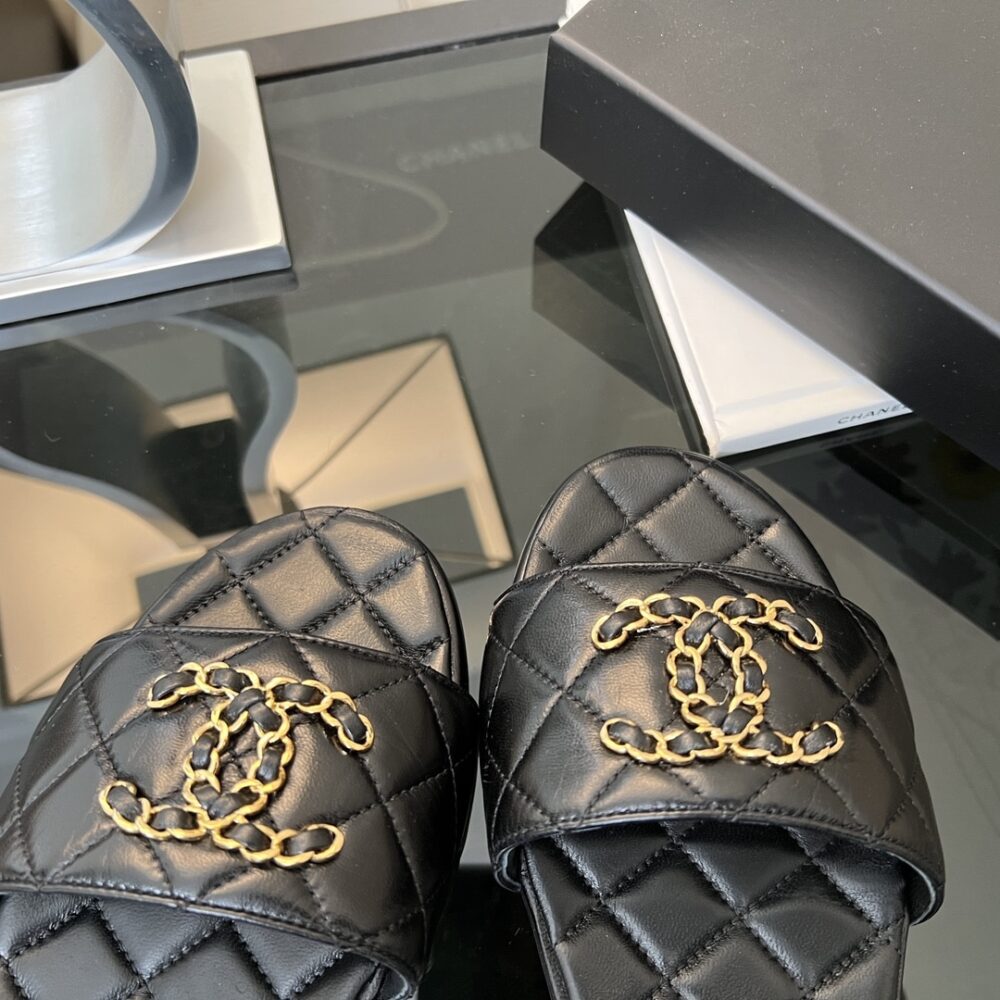 Chanel 23P Quilted Cc Chain Mule Sandal Black G39954 X56940 94305