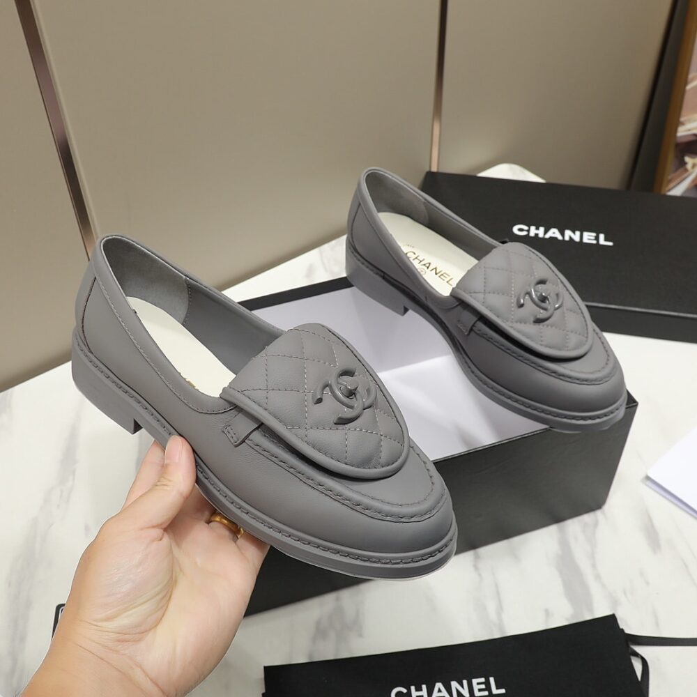 Chanel CC Nib Turnlock Moccasins Flat Loafers Grey