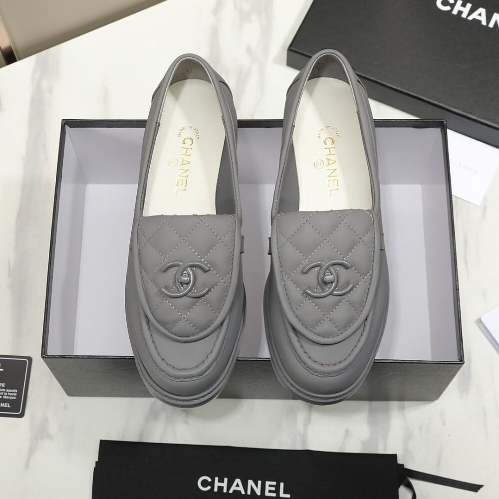 Chanel CC Nib Turnlock Moccasins Flat Loafers Grey