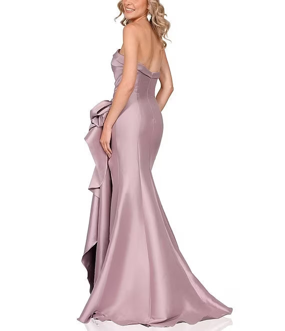 Shoulderless flanged neckline with pleated side slits and flared hem prom dress
