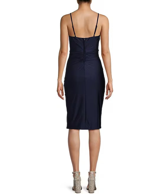 Slim shoulder strap V-neck fitting prom dress