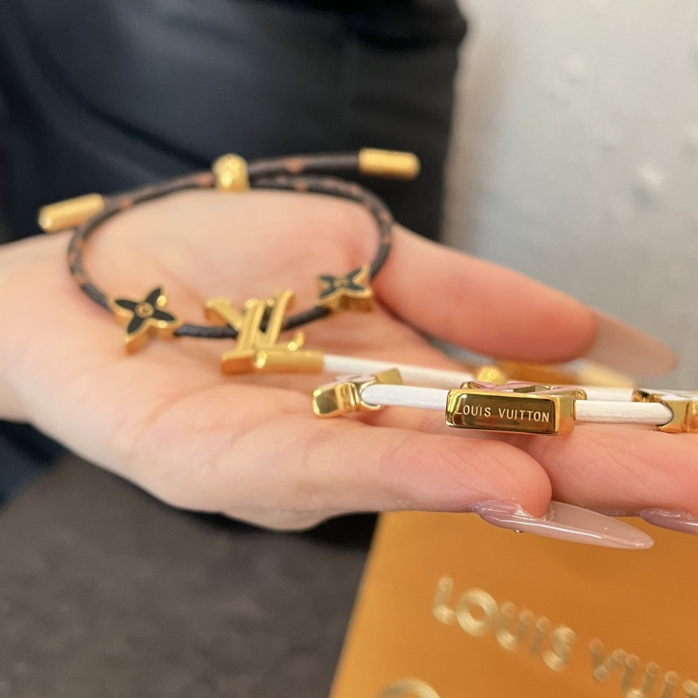Louis Vuitton Lv Iconic Bracelet Monogram White M1020Z